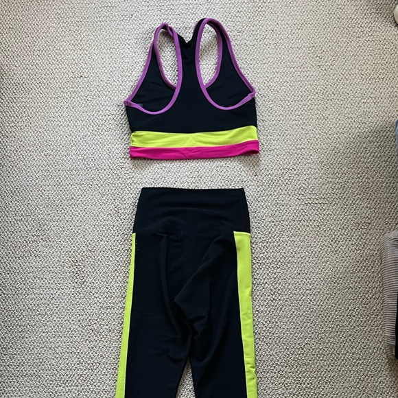 Beach Riot Workout Set - Picture 2 of 3